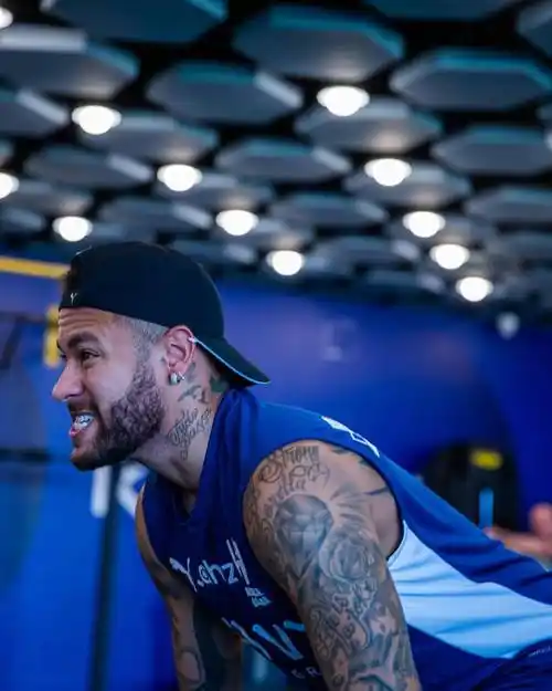 广阔的足球 广阔的足球